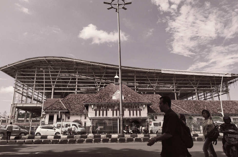 The Jakarta Post - Stasiun Jatinegara